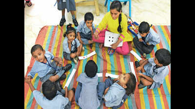 Kids still sit on floor in Delhi north corporation schools