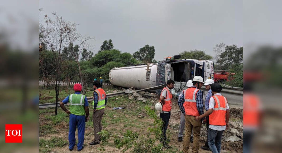 LPG tanker filled with 14 tonnes of gas overturns on GT Road in Ambala ...