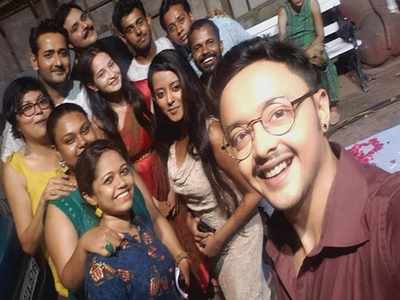 ‘Mahaprabhu Sri Chaitanya’ wraps up the last day of shoot; Team ‘Trinayani’ treats the cast and crew with a surprise