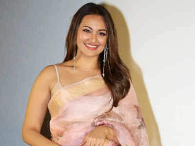 Sonakshi Sinha's nude pink sari is just what you need this summer!