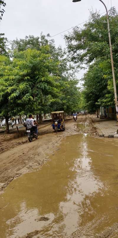 Terrible condition of service road