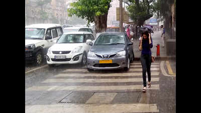 Mumbai: Cloudy skies, light rain likely over the weekend