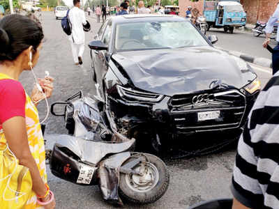 Drunk crashes Audi into scooter in another JDA Circle accident | Jaipur