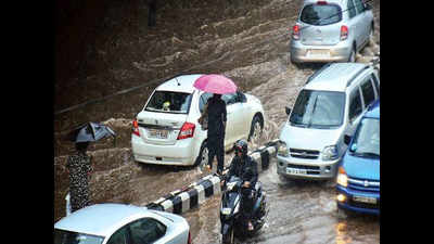 Panaji stuck on waterlogged roads