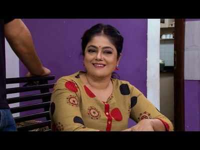 Thatteem Mutteem: Mohanavalli plans a family trip