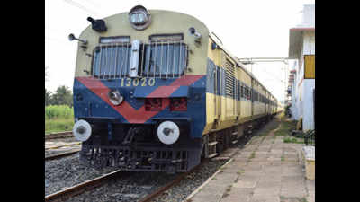 Sunday megablock to hit suburban trains in Mumbai