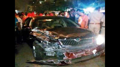 Navi Mumbai: Sedan driver loses control of car, runs over two