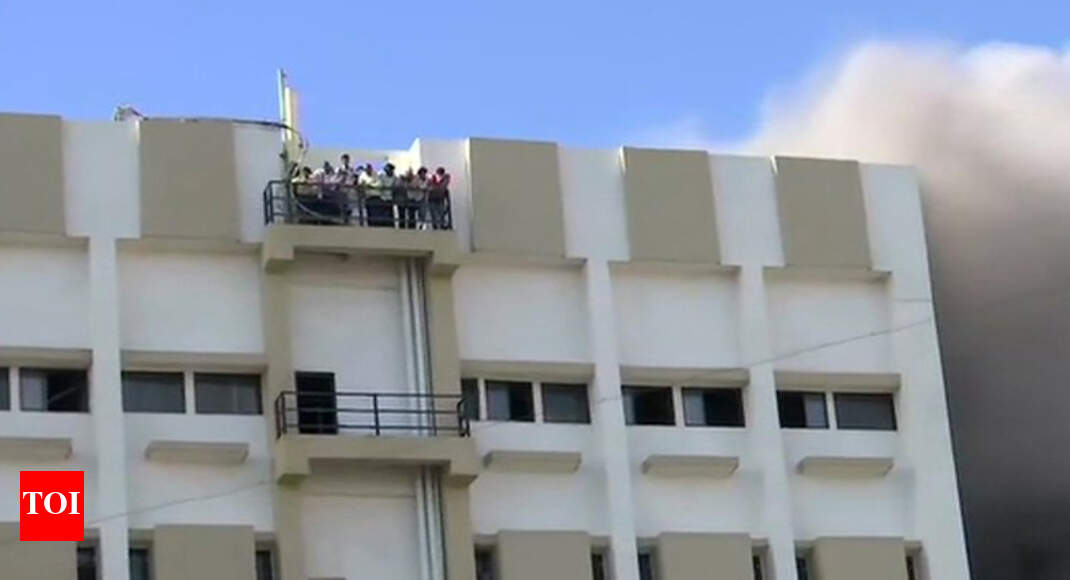 Mumbai: Fire breaks out at MTNL building