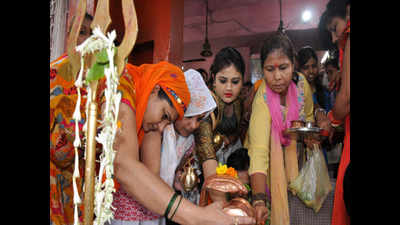 Women observe fast on first Monday of Shrawan