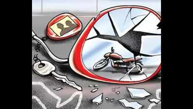 3 dead, 4 injured as speeding truck hits bikes on Pune-Satara highway