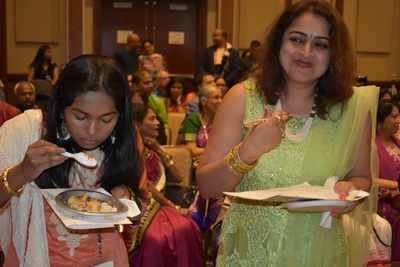 Odia community in the US celebrates with pitha-making contest