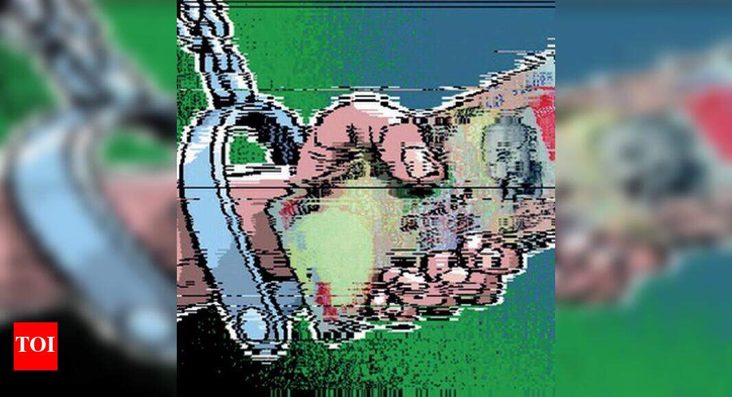 Cops bust fake currency racket, six persons held | Vijayawada News ...