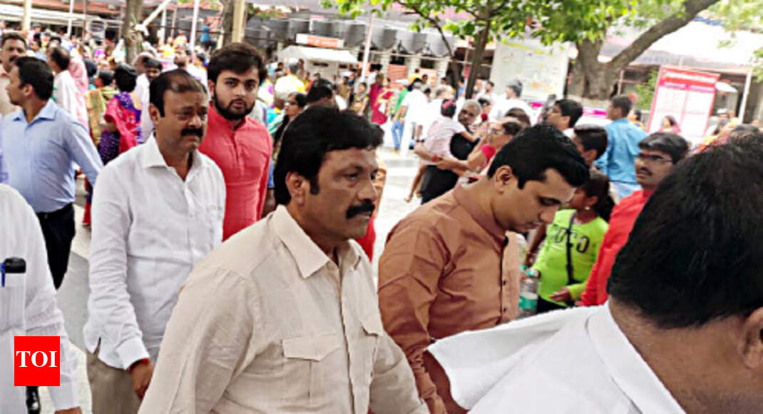 Karnataka: Fate of rebel MLAs hangs in balance
