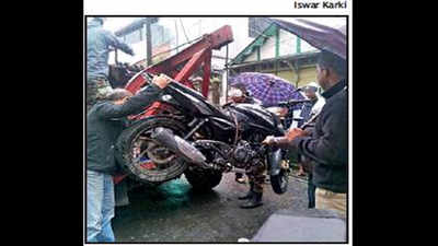 Darjeeling cops act tough to curb illegal parking menace