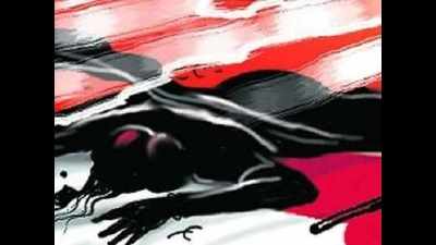 Hyderabad: Man murders estranged wife with scissors