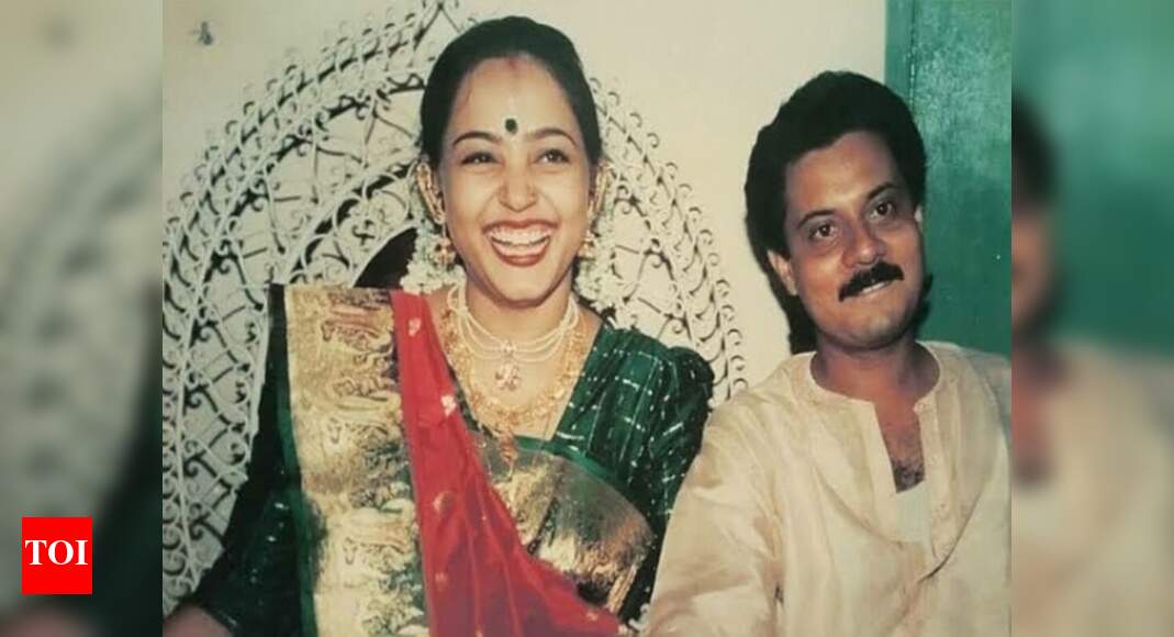 'Rannaghar' host Aparajita Auddy and hubby Atanu Hazra celebrate 22 ...