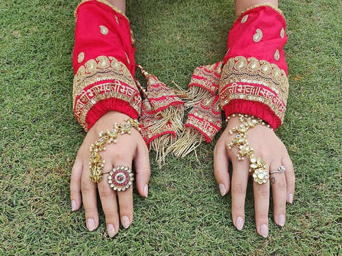 Chooras Bangles , Chura Bangles , Maching Bangles , Wedding Style, Churas , Chooda, by SRK