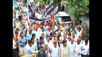 SP workers held for protest march against mob lynching