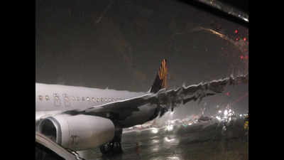 11 flights cancelled, nine diverted due to heavy rains in Mumbai