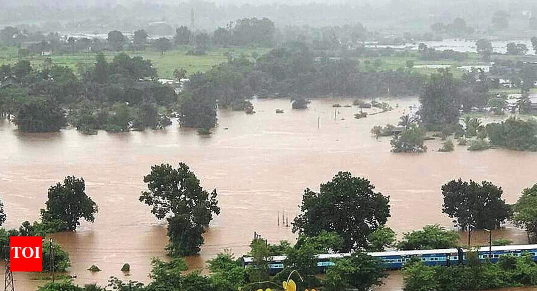 Over 1k rescued from stranded train in Maharashtra in multi-agency op