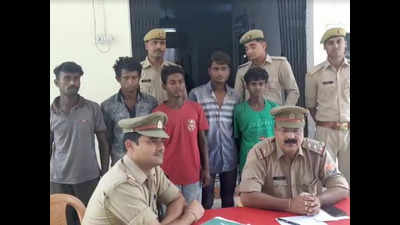 17 illegal Bangladeshi immigrants arrested from Mathura