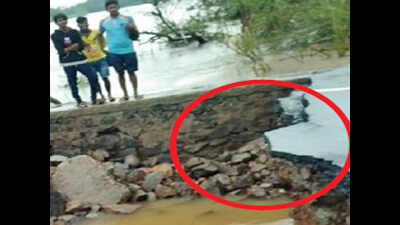 Part of Kalyan bridge washed out, rebuilt in hours