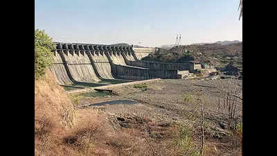 64 dams have no water, overall 19.5% water in dams