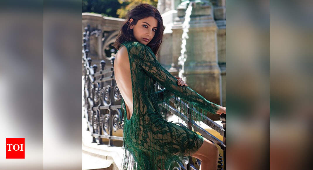 anushka sharma green dress Pictures: looks mesmerising in her latest Filmfare magazine photoshoot | Hindi Movie News long sleeve dresses