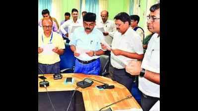 Bihar govt employees take oath against alcohol