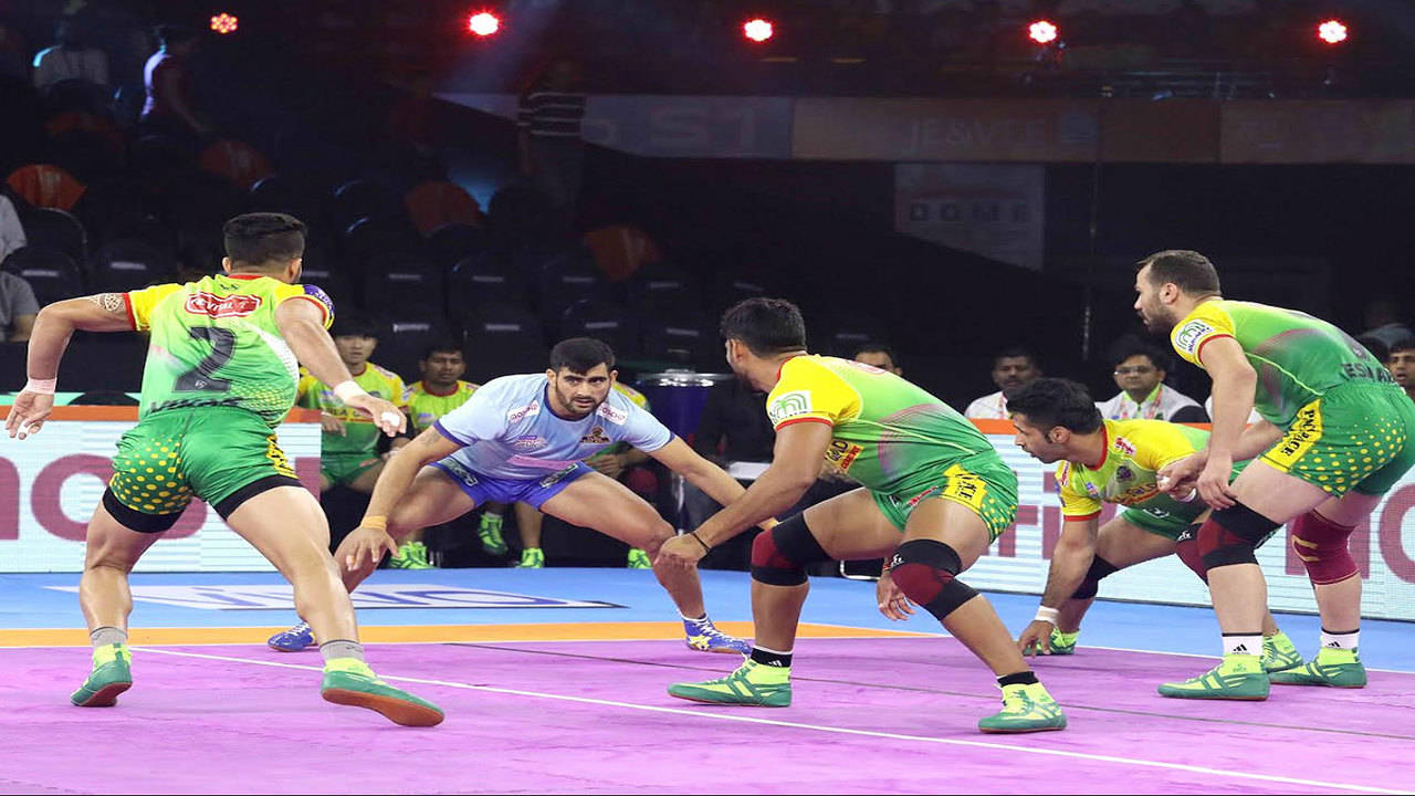 Bengaluru Bulls edge Patna Pirates in the last raid of a thriller