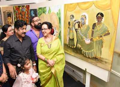 Sheela showcases her painting talent