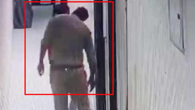 Cop suspended for kissing woman, while being in police uniform, at Firozabad hotel