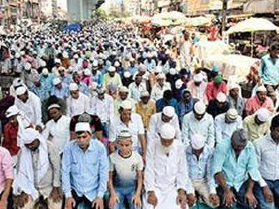 Aligarh: End practice of offering namaz on road | Agra News - Times of ...