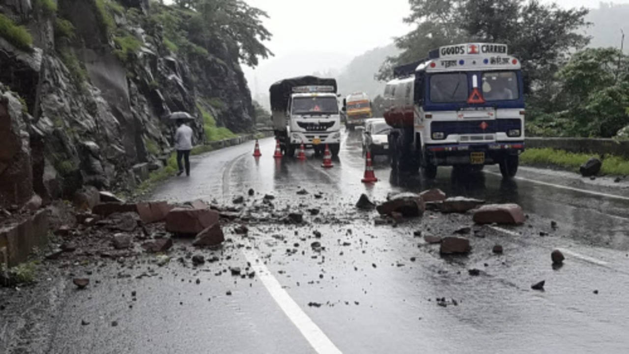 Traffic On Jammu-Srinagar National Highway Suspended Due To Landslide