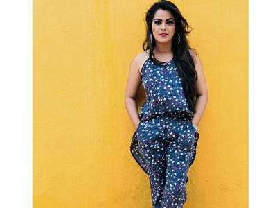 Bhojpuri star Nidhi Jha stuns in a blue floral jumpsuit in the latest click