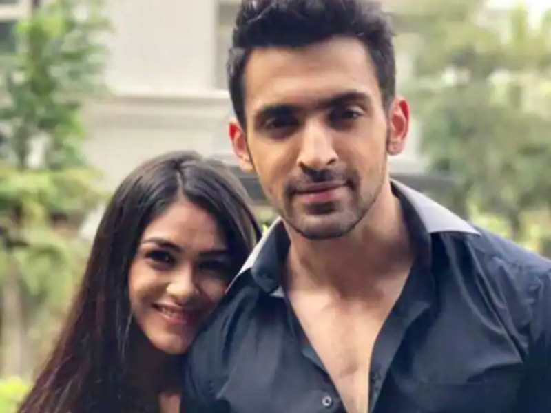 Kumkum Bhagya actor Arjit Taneja wishes rumoured girlfriend Mrunal Thakur  on her birthday - Times of India