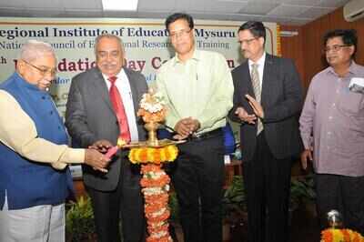 We have become slaves of English language, says Chandrashekar Kambar