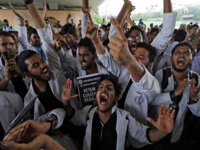 Doctors' protest against National Medical Commission Bill continues