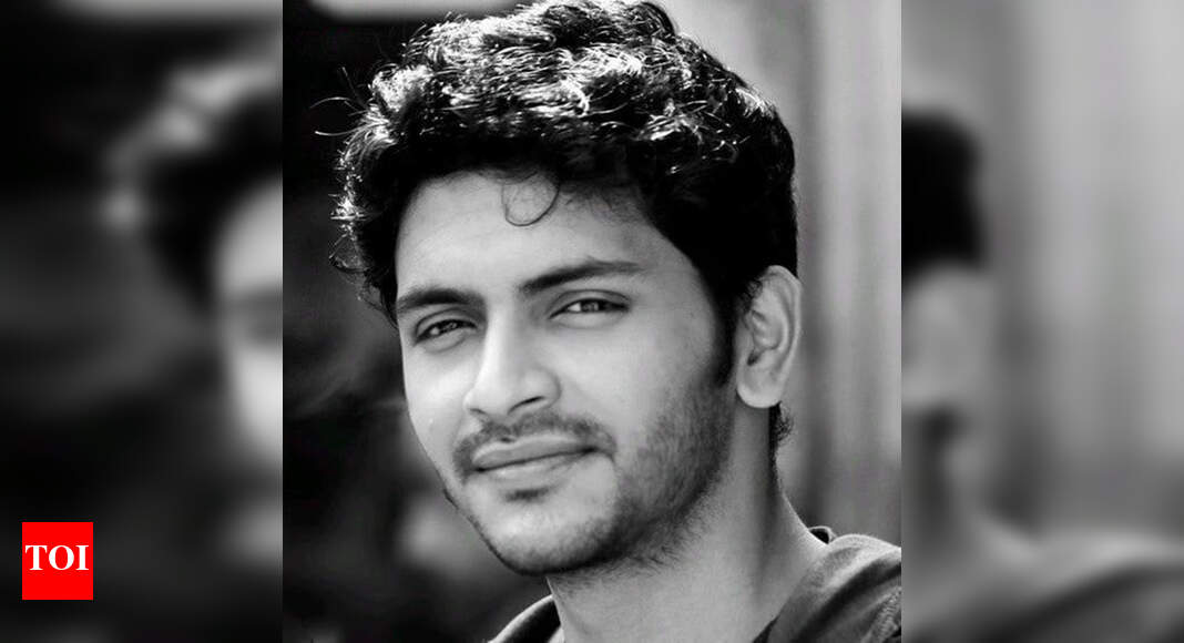 Arjun Chakrabarty to play Apu | Bengali Movie News - Times of India