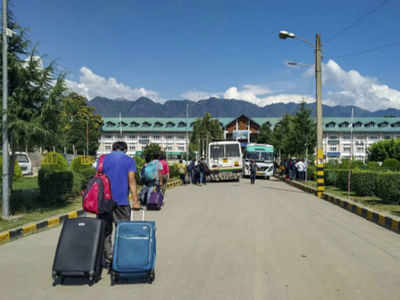 Jammu & Kashmir tense as troops arrive, outstation students asked to leave Valley