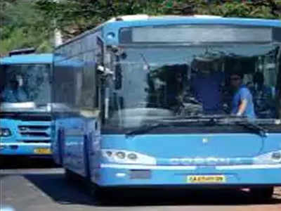 Travel and tourism association of Goa chief guides tourists to KTC buses