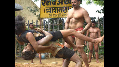 Gutsy girls realise Dangal dreams in boys-only akhada | Lucknow ...