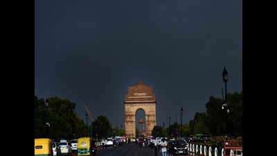 Overcast sky in Delhi, light rains likely on Monday