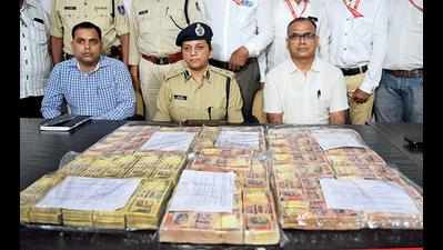 Indore: Demonetised notes worth Rs 1 crore seized, 6 arrested