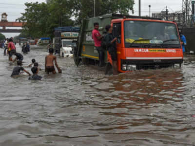 Mumbai Rains Schools Colleges Shut Trains Won T Run Beyond Kalyan Today Mumbai News Times Of India