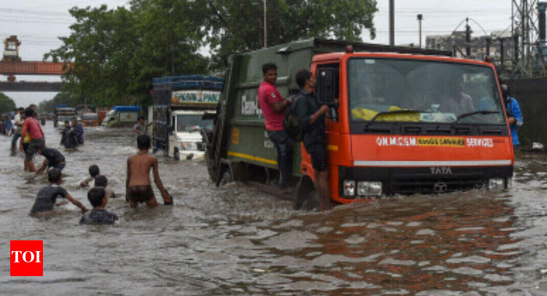 Mumbai rains: Schools & colleges shut on Monday