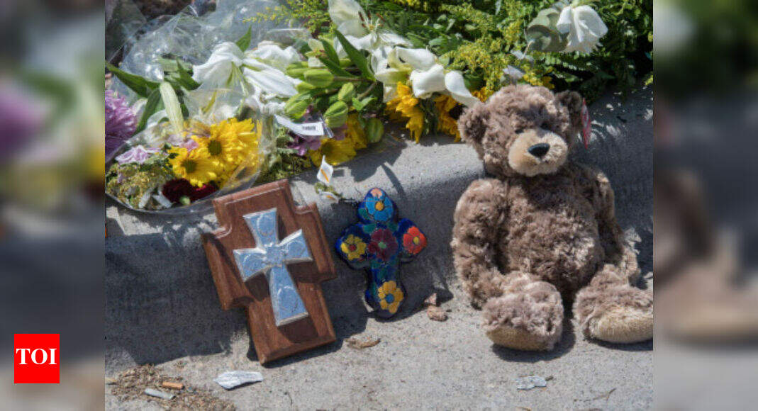 29 killed in 2 shootings in 2 US cities in 13 hours - Times of India