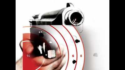 Village head's husband shot in Sultanpur
