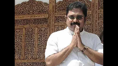 Sever all ties with AIADMK, T T V Dhinakaran tells his partymen