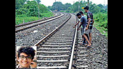 IIT-Kharagpur student found dead on railway tracks